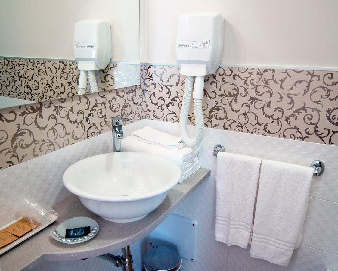 B&B San Trifone Adelfia Eksteriør billede